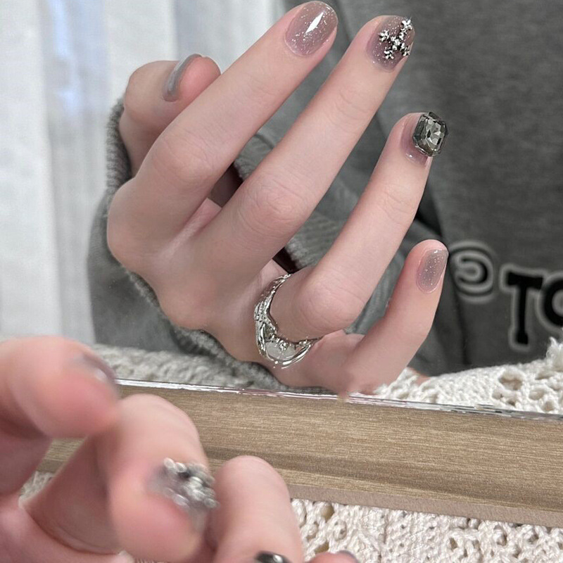 Simple and individual opal irregular-shaped ring, cold style, ins niche design, high-end open ring Application Scenario