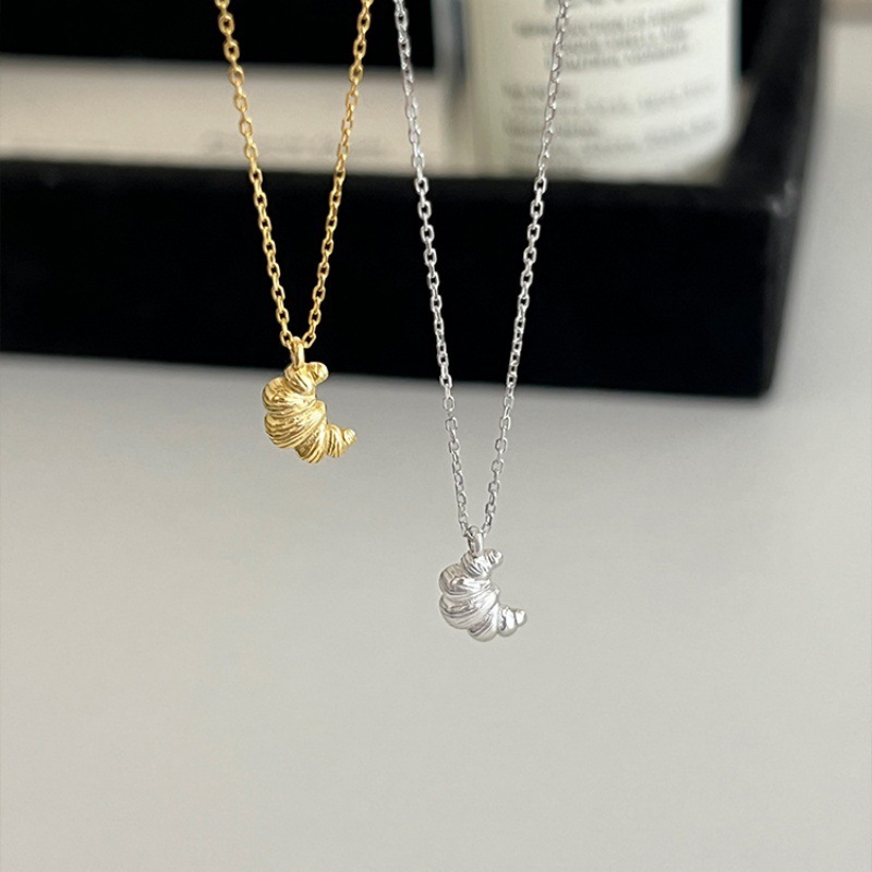 Cute croissant necklace, women's fashion, individuality, niche design sense, ins style, simple and elegant collarbone chain wholesale details Picture