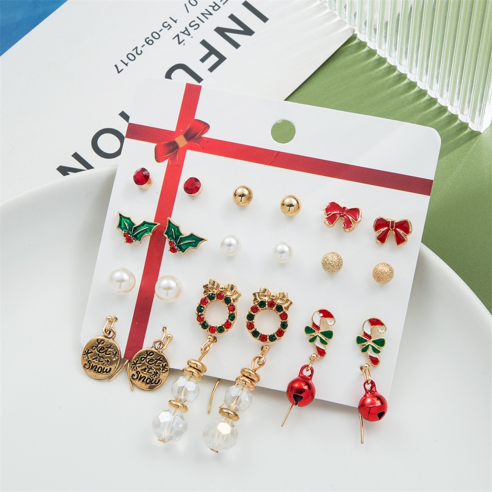 Christmas set earrings, Santa Claus oil-dripping earrings, bells, Christmas tree earrings, 12-piece set, card-mounted earrings for women Application Scenario