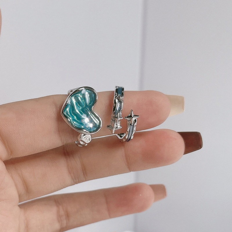 Simple enamel drop glaze texture blue heart-shaped ring, sweet and cool style by actress Mang, fashionable and niche design, versatile ring Specification drawing