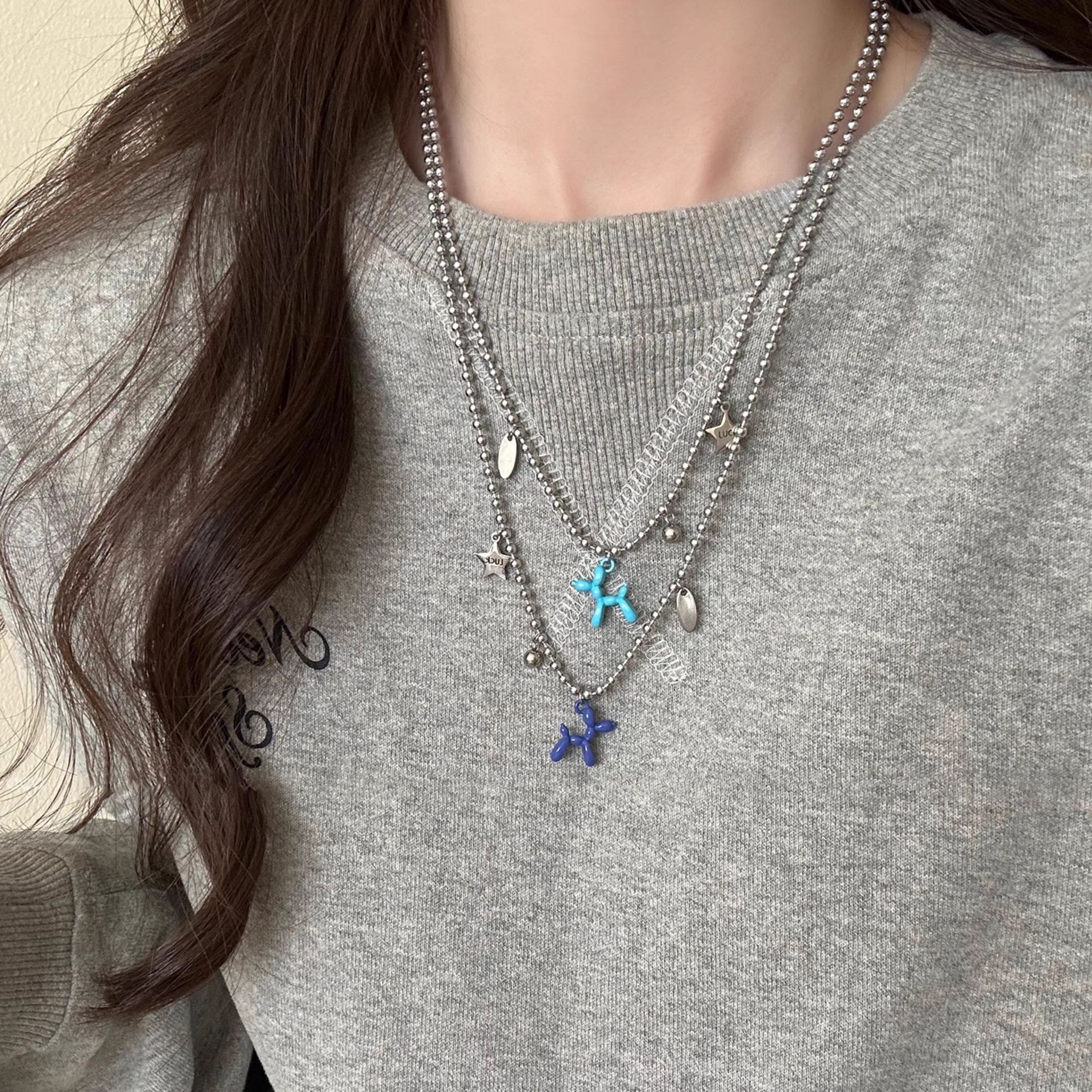 Sweet and cool style puppy star round bead long necklace for women, high-end and versatile collarbone chain, exquisite and fashionable, elegant neckchain full figure