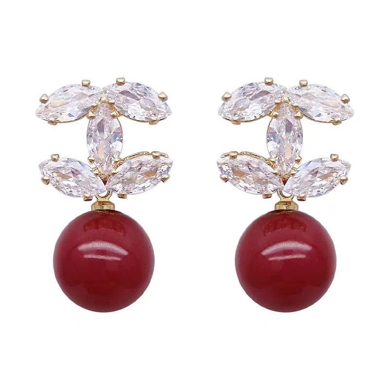 Xiaoxiangfeng Double C Pearl Stud Earrings for women, a unique and luxurious high-end look, are a new bestseller in 2025 Item Picture