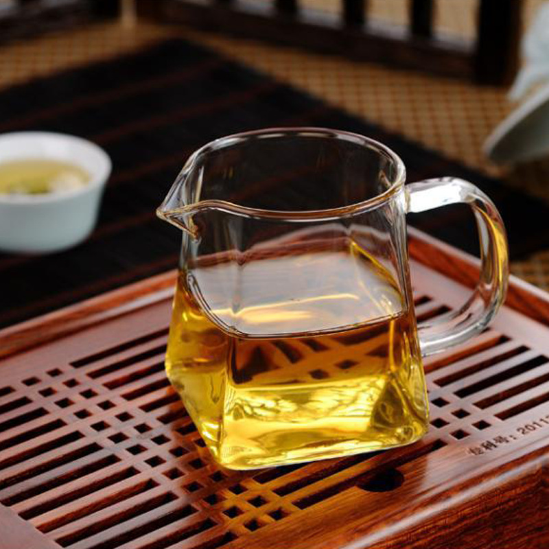 Transparent glass fair cup, household thickened high-temperature resistant large tea tray, tea divider, tea cup, Gongfu tea set accessories Specification drawing