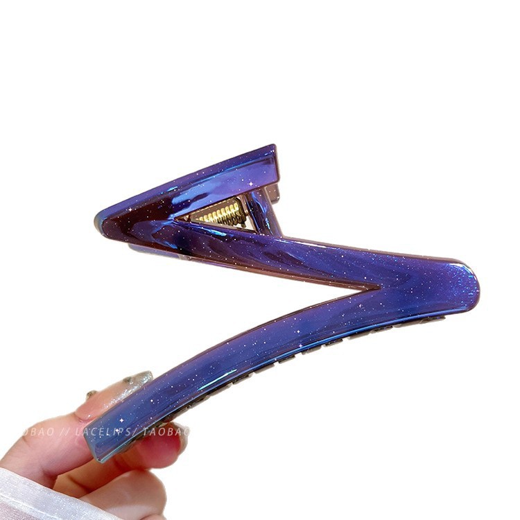 High-quality, niche Z-shaped hairpin for women with a high-end feel 2025 new large shark hairpin for the back of the head Item Picture
