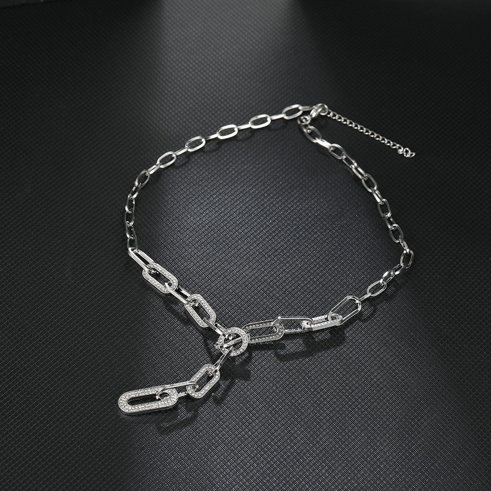 A new creative metal chain long necklace with a light luxury and niche design, featuring a hip-hop interlocking sweater chain details Picture