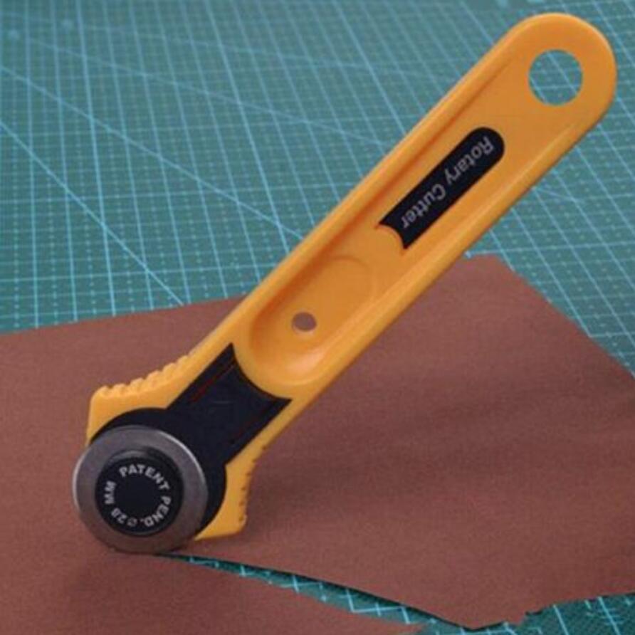 Wholesale of 28mm and 45mm small round blade leather cutting rotary wheel cloth knife paper cutting and cloth cutting blade circular roller knife Application Scenario