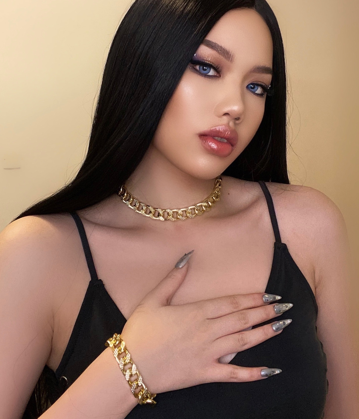 European and American cross-border jewelry punk hip-hop style aluminum chain pendant for women, simple single-layer retro matte chain necklace full figure