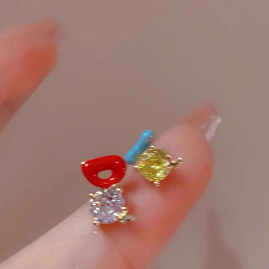 Graffiti color asymmetrical letter stud earrings, small sparkling diamond oil drip, versatile daily earrings, 2025 new Spring/Summer for women Application Scenario