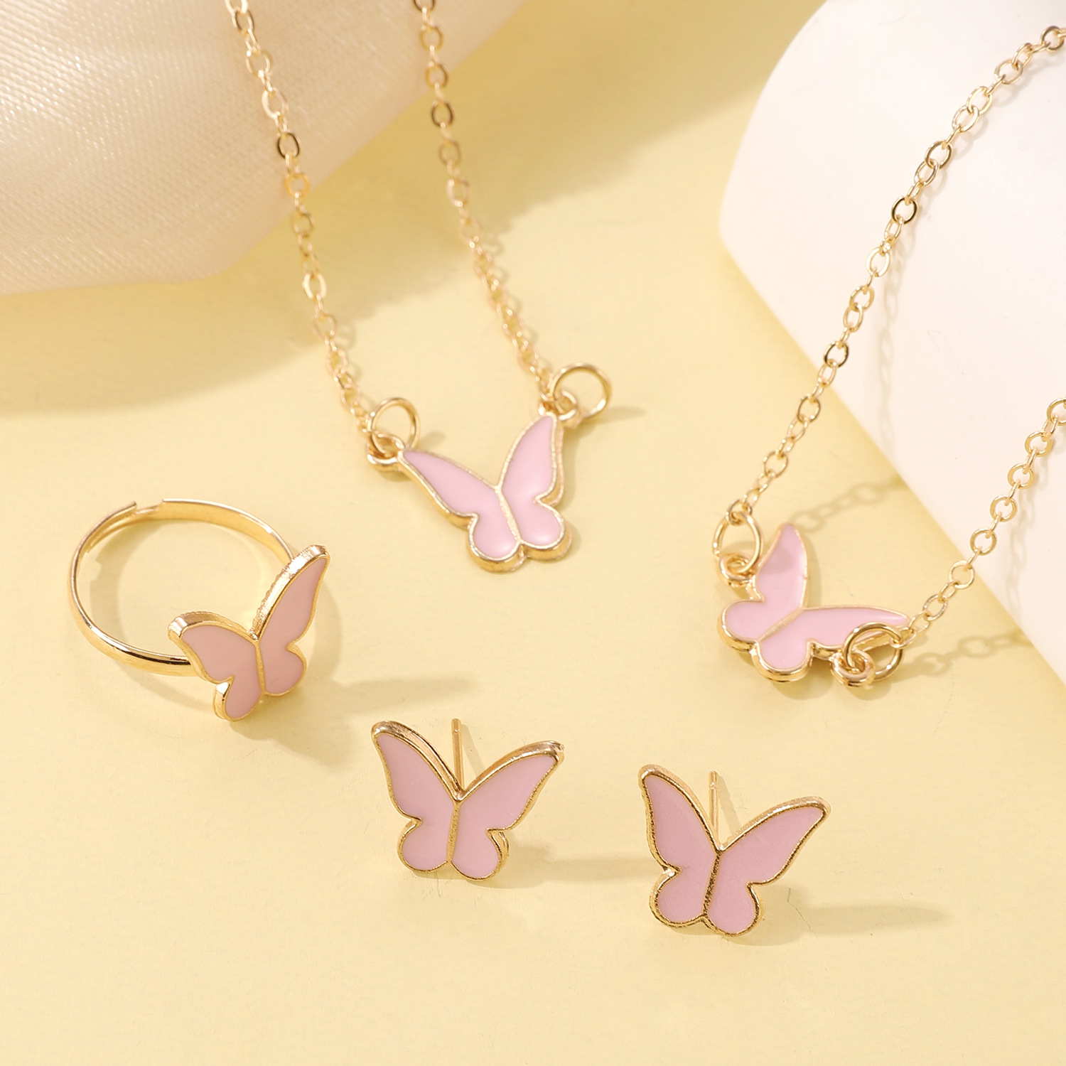 European and American exaggerated heart-shaped butterfly stud rings, bracelets, necklaces, jewelry sets, women's fashion four-piece sets, cross-border accessories Specification drawing