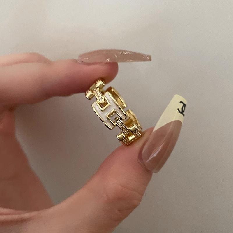 H-letter zircon drip glaze open ring, a women's light luxury and high-end internet-famous index finger ring, simple and versatile, elegant ring Application Scenario