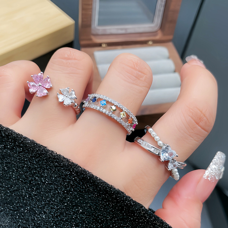 A niche design of a heart-shaped zircon pearl open ring, exuding a feminine and high-end charm. A light, luxurious, sweet and cool ring with flower pink diamonds Specification drawing