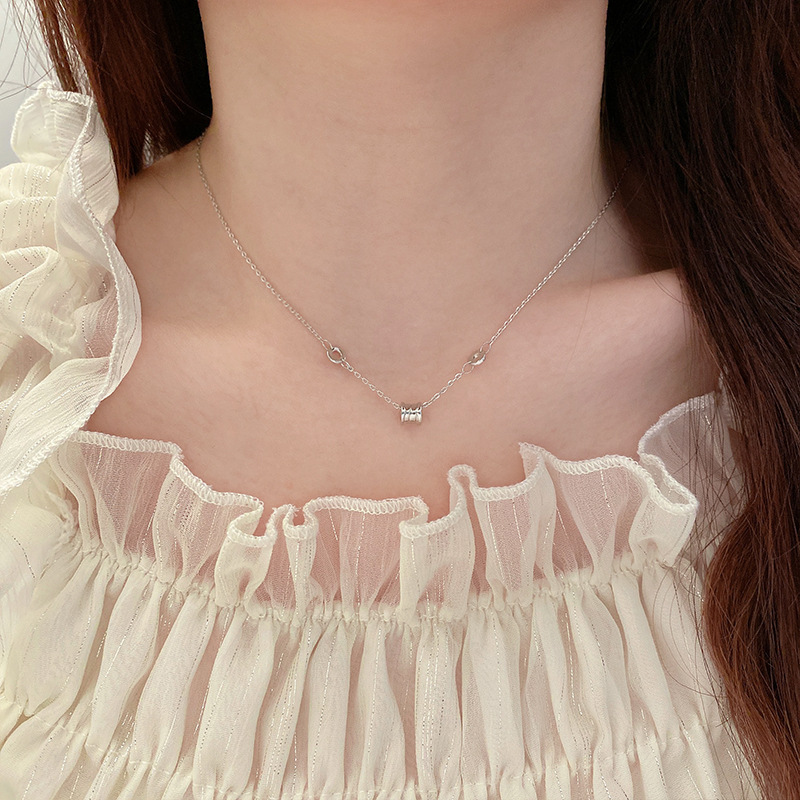 The "Little Waist" necklace is a women's design with a sense of niche luxury and a touch of elegance. It is a new style of collarbone necklace accessory for 2023 Specification drawing