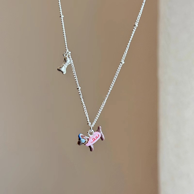 A playful and colorful oil-dripping dachshund pendant necklace for women, with a unique and distinctive design sense, is a neckchain and collarbone chain Specification drawing