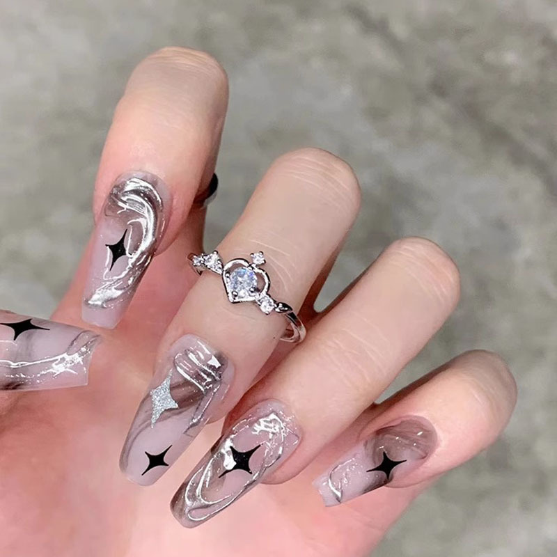 French minimalist heart-shaped zircon open ring, women's fashionable and elegant ring, ins cold style and individual index finger ring trend Application Scenario