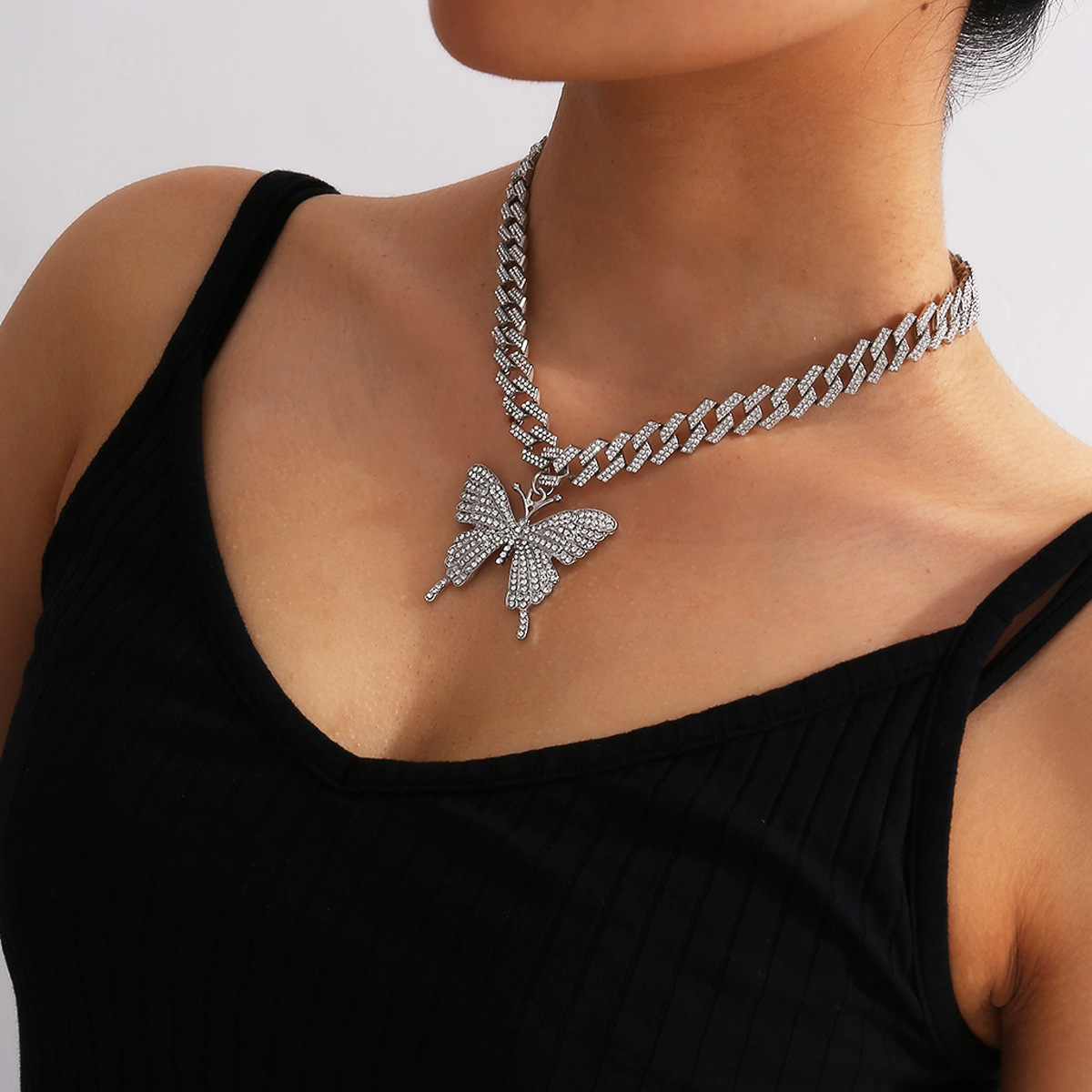 European and American cross-border jewelry creative micro-inlaid rhinestone geometric necklace, fashionable and simple Cuban large butterfly alloy necklace details Picture