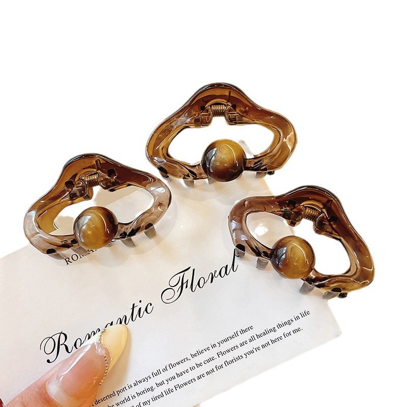 Amber cloud small grab clip, new semi-tied hair clip, mini side bangs clip, princess hairstyle small clip headwear Item Picture