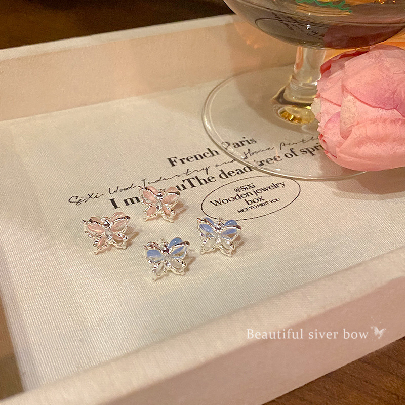 Super fairy pink butterfly stud earrings for women, 2024 new style, light luxury, niche and high-end trendy earrings, a trendy and stylish accessory Application Scenario