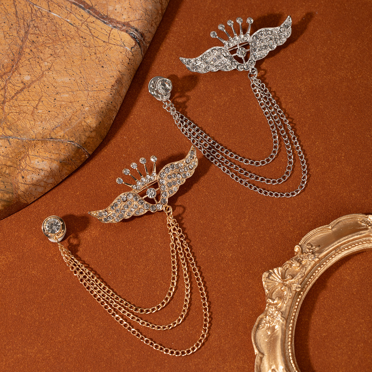 European and American cross-border crown brooch, fashionable and elegant, tassel chain, diamond-encrusted brooch, full diamond wings, suit accessory for women details Picture