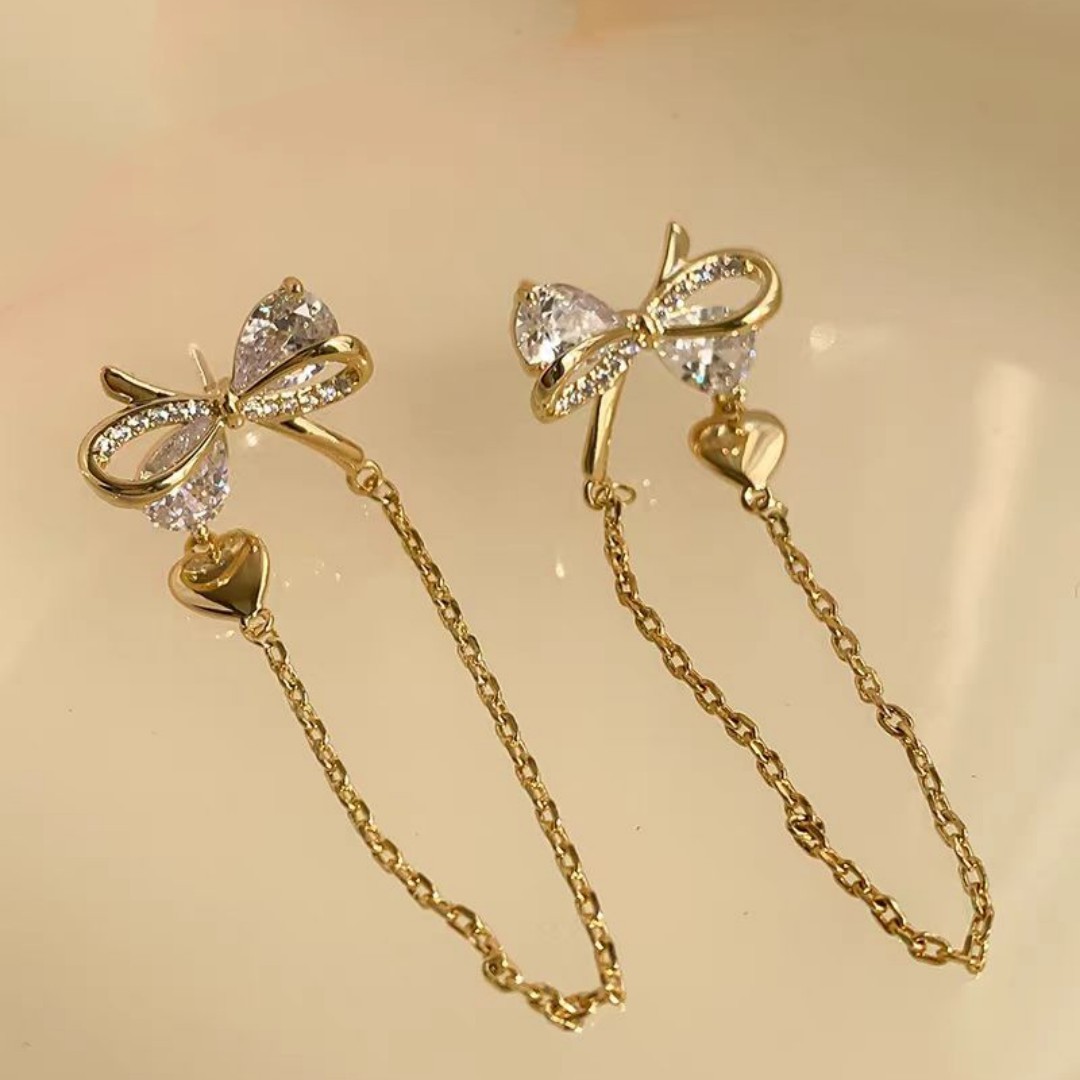 Light luxury, high-end and versatile, long tassel stud earrings with sparkling diamonds, bows, women's ins style, super ethereal and gentle earrings Application Scenario