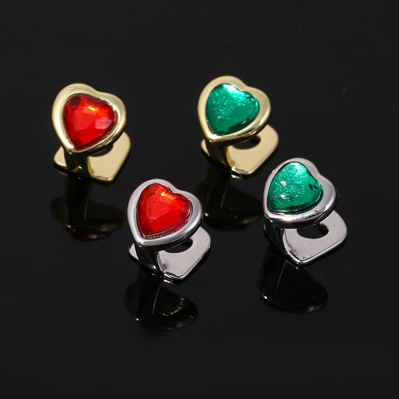 New cross-border best-selling heart-shaped red and green gemstone braces, hip-hop men's and women's personalized gold teeth, rap versatile denture accessories full figure