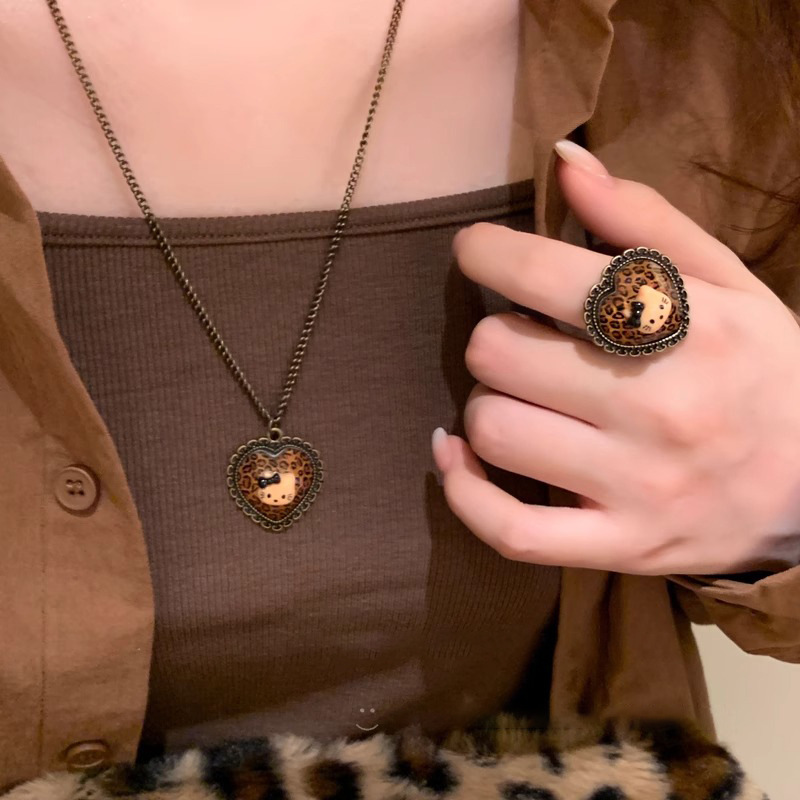 Retro aged leopard print heart-shaped cat necklace ring, sweet and cool style for girls, spicy girl personality, versatile necklace sweater chain Specification drawing