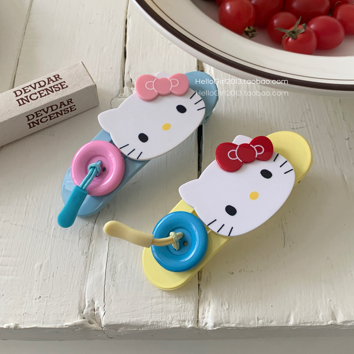 Color-blocking KT cat button hair clip, side clip, Korean duckbill clip, half bun hair clip, cute dopamine hair accessory details Picture