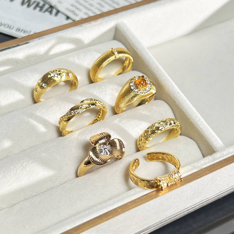 A vintage brushed, light luxury, high-end diamond-encrusted plain ring, a trendy, unique and niche open-top index finger ring for women Specification drawing
