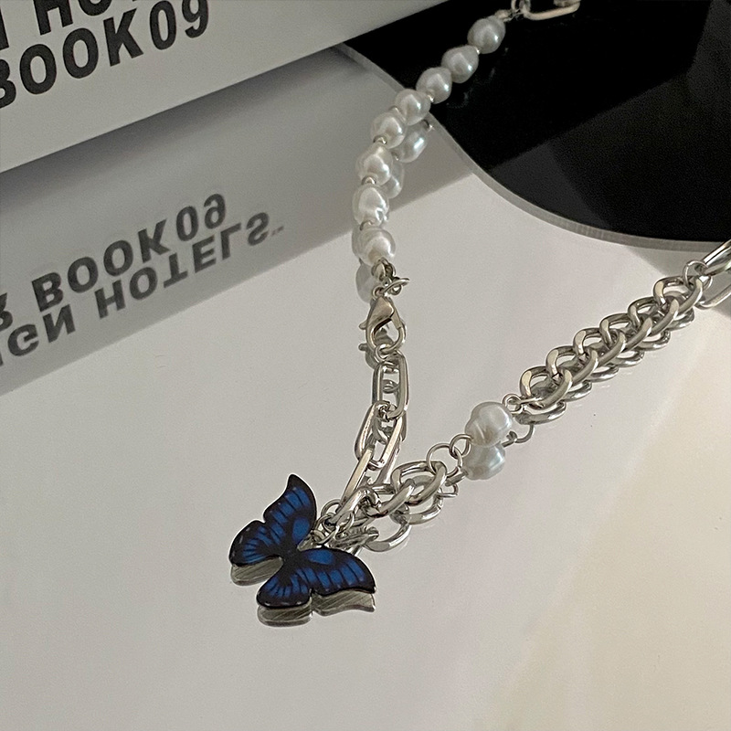 Butterfly pearl necklace, a niche design for women, fashionable and individual hip-hop collarbone chain, an Instagram cold style accessory Application Scenario