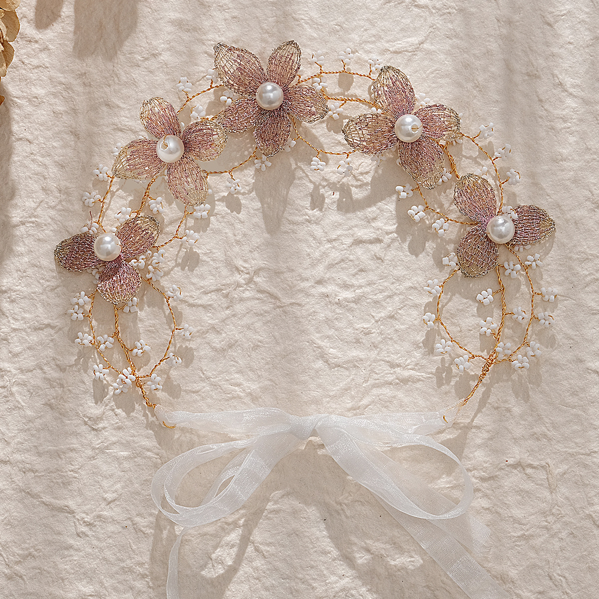 Bride's hair accessories: Millet bead beaded hair accessories, forest-style hand-woven flower braided headband, retro pearl headband details Picture