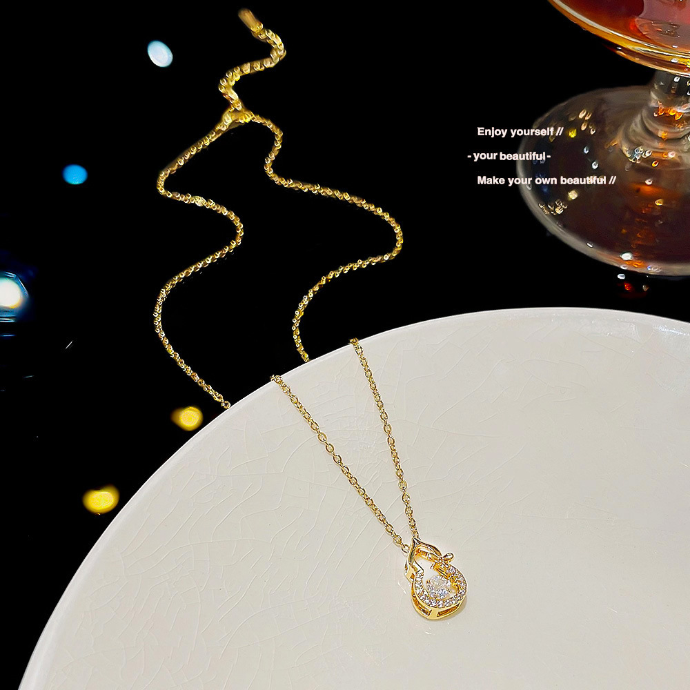 Sweet and light luxury zircon Fulu necklace, a rare and versatile pendant for women, collarbone chain, 2025 new bestseller accessory wholesale full figure
