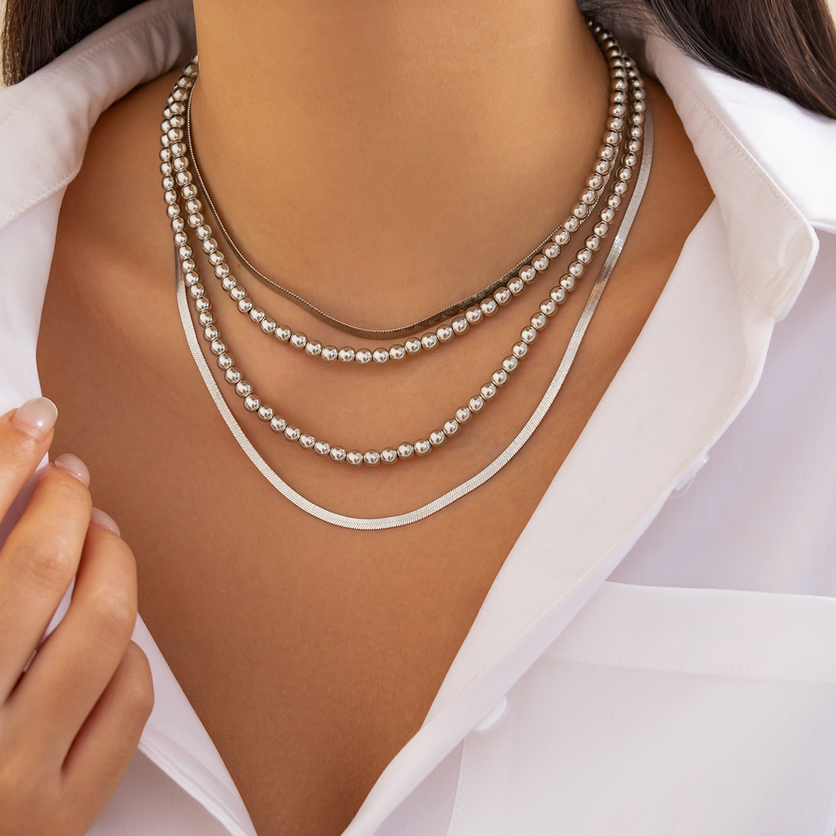 European and American cross-border jewelry hip-hop style beaded flat snake chain necklace set, geometric metallic chain collarbone chain Specification drawing