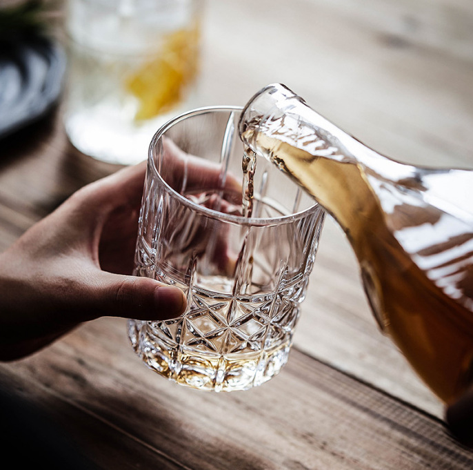 Lizun crystal glass, whisky and spirits glass, European creative brandy and spirits beer glass details Picture