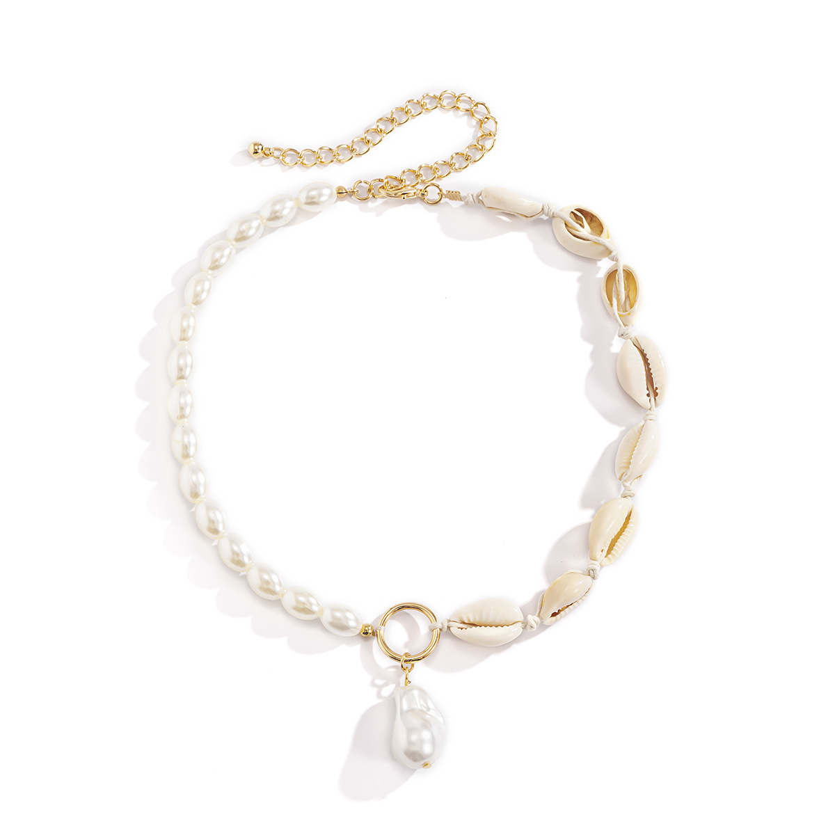 This is a versatile European and American cross-border accessory. It features a beach-style, shell-pieced, personalized collarbone chain and a minority ethnic pearl imitation necklace Item Picture