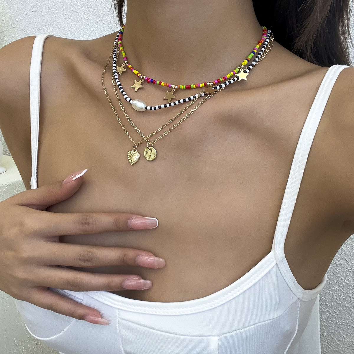 Bohemian colorful rice bead heart necklace for women, simple hip-hop star-shaped beaded collarbone chain, European and American cross-border accessories Specification drawing