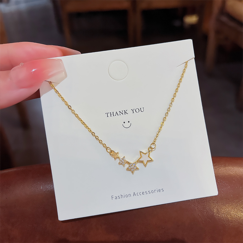 Korean version niche design sense five-pointed star titanium steel necklace, cold style star pendant chain collarbone chain, women's light luxury Specification drawing