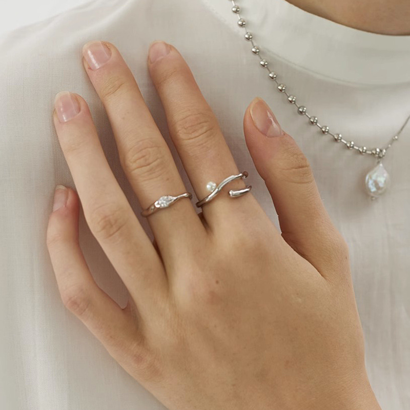 A niche irregularly lined zircon pearl open ring for women to wear on Instagram, simple, fashionable, elegant and unique Specification drawing