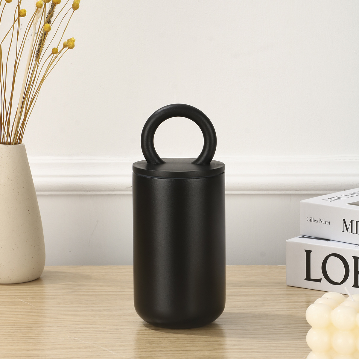 Wholesale of simple 304 stainless steel portable coffee cups, double-layer vacuum insulated cups, and portable cups with handles Application Scenario