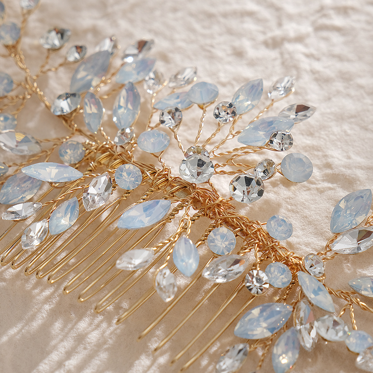 Bride's accessories, photography, photo album, hair comb, ancient-style Hanfu headwear, wedding dress and evening gown, hair comb, Xiuhefu headwear, female details Picture
