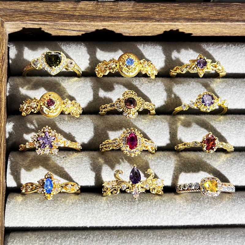 The new cross-border colored gemstone series features a retro and exquisite purple diamond fashion ring with a court style. It is a light luxury ring with a niche design for women Specification drawing