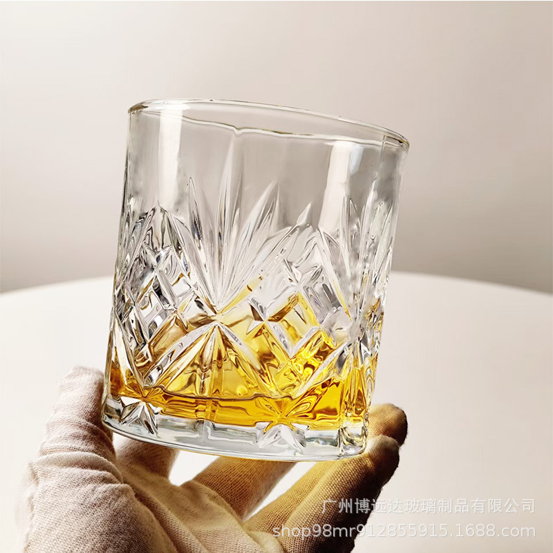 Engraved whisky glass, beer glass, ice hockey glass, spirits glass, highball wine glass, champagne glass, cocktail glass full figure