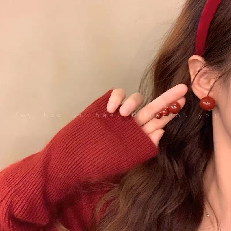 New Year atmosphere, wine red bean pearl stud earrings for women, retro Hong Kong style atmosphere, no need to remove earrings for women full figure