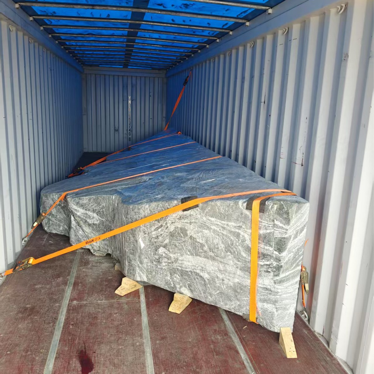 Logistics transportation, short-distance transportation at Qingdao Port, import and export, unpacking, container exchange, document transfer, container escort, logistics warehousing Application Scenario