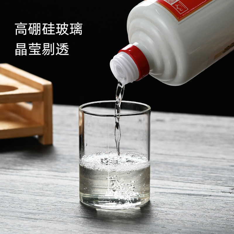 2-liang white spirit cup with scale, large household high borosilicate glass wine dispenser and wine set, 2-liang and 3-liang spirits cups Application Scenario