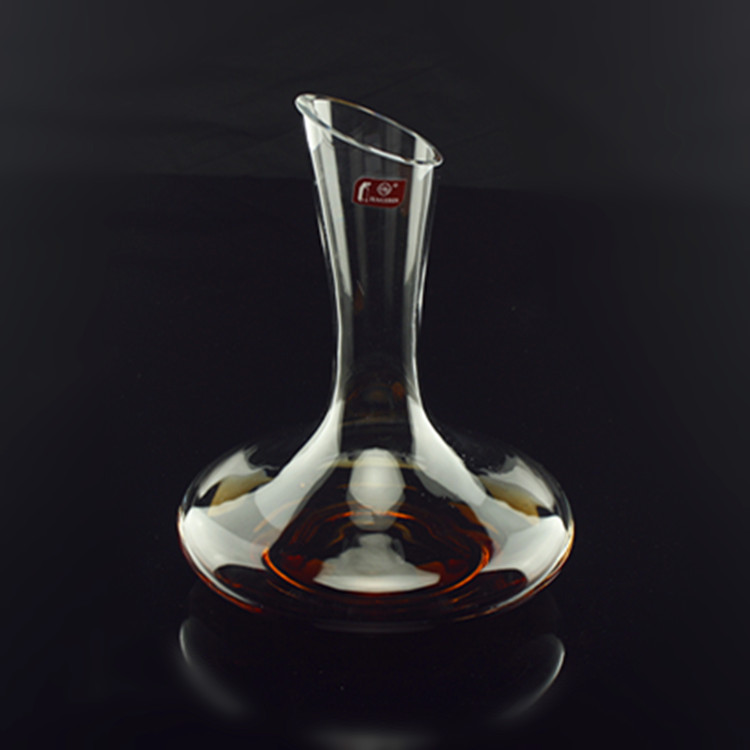 Lead-free crystal decanter, large-belted slanted decanter, cold-cut threaded wine decanter wholesale full figure