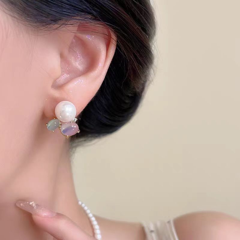 "Rainbow Candy" sweet pearl Stud earrings 2025 New style elegant and stylish spring and summer simple earrings and earrings details Picture