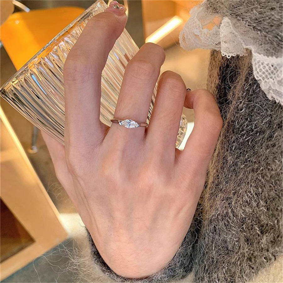 Korean version horse eye diamond ring, S925 sterling silver, high-end, light luxury, versatile and fashionable ring, niche design index finger ring full figure