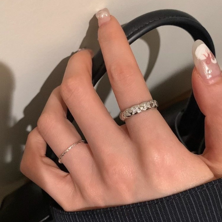 This is a niche design with a diamond-patterned bezel zircon ring, exuding a sense of luxury and sophistication for women. It's a versatile and elegant open-ring trend Specification drawing