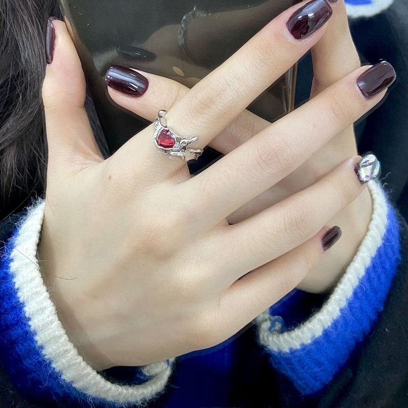 This unique and elegant design features a heart-shaped red diamond zircon lava texture with an open ring. It's a sweet, light luxury and individualistic ring for women Specification drawing