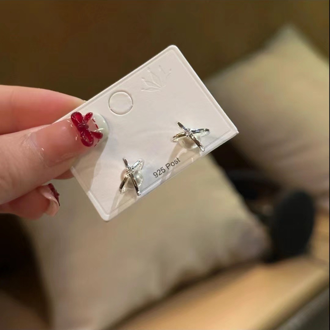 I promise you the starry river! Gentle Breeze Planet Pearl Stud earrings for women, unique and high-end, simple and elegant earrings Specification drawing