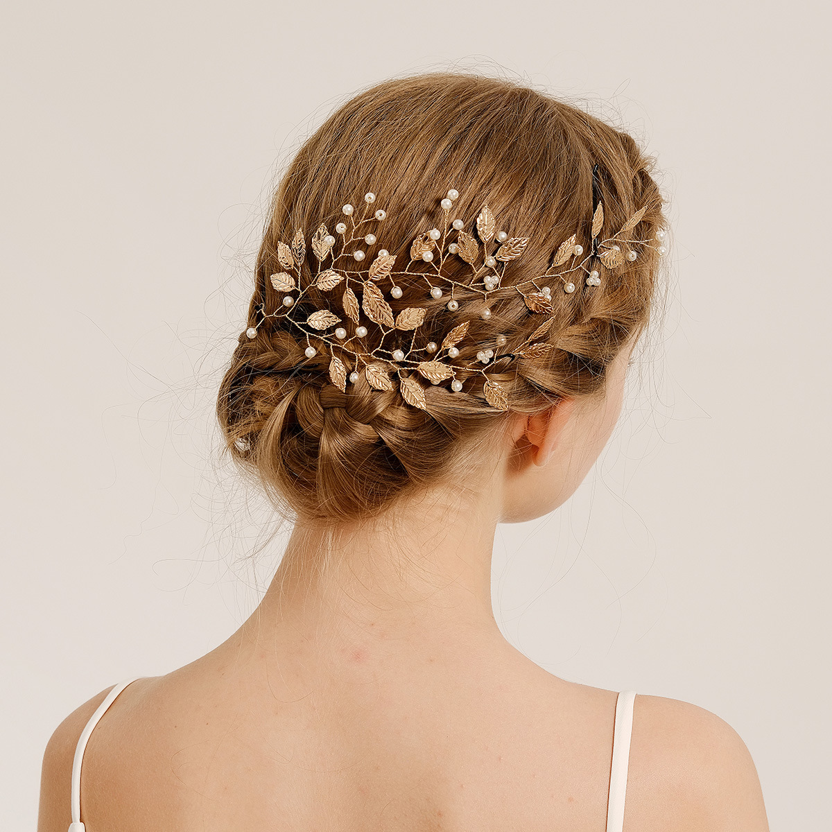 Versatile handcrafted bridal hair accessories, forest-themed golden leaf and flower headband, Xiuhe ancient-style braided hair accessories, pearl headband full figure